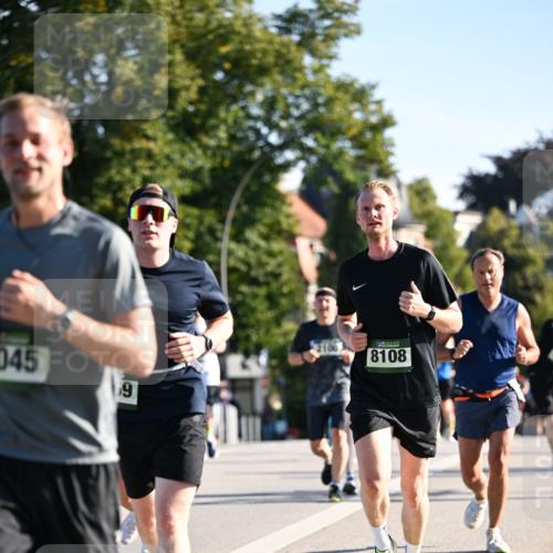 01.09.2024 - BARMER Alsterlauf Dr. Thomas Lammeyer http://msf.ph/oto/6895166 01.09.2024 09:32:23 Laufen 045, 6, 2100, 8108 meine-sportfotos.de