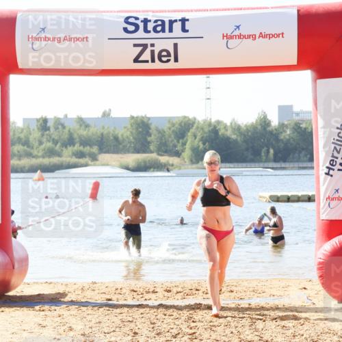 01.09.2024 - 17. Tribühne Triathlon Luisa Fischer http://msf.ph/oto/6895167 01.09.2024 11:02:03 Schwimmen 312, 398, 421 meine-sportfotos.de