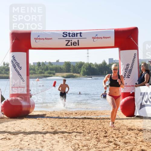 01.09.2024 - 17. Tribühne Triathlon Luisa Fischer http://msf.ph/oto/6895174 01.09.2024 11:02:04 Schwimmen 312, 398, 421 meine-sportfotos.de