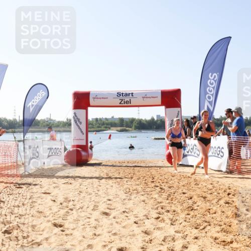 01.09.2024 - 17. Tribühne Triathlon Luisa Fischer http://msf.ph/oto/6895228 01.09.2024 11:02:18 Schwimmen 402, 440 meine-sportfotos.de