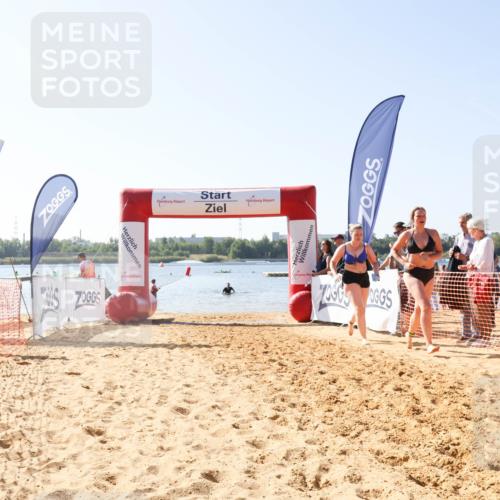 01.09.2024 - 17. Tribühne Triathlon Luisa Fischer http://msf.ph/oto/6895231 01.09.2024 11:02:19 Schwimmen 402, 440 meine-sportfotos.de
