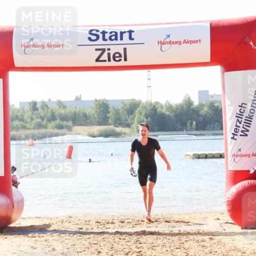 01.09.2024 - 17. Tribühne Triathlon Luisa Fischer http://msf.ph/oto/6895247 01.09.2024 11:02:32 Schwimmen 330 meine-sportfotos.de