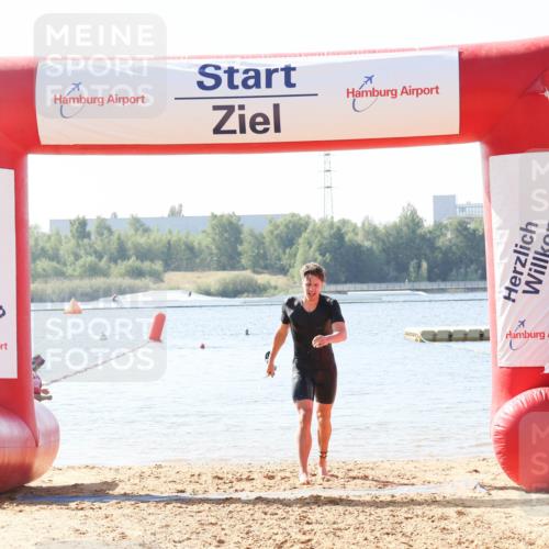01.09.2024 - 17. Tribühne Triathlon Luisa Fischer http://msf.ph/oto/6895249 01.09.2024 11:02:33 Schwimmen 330 meine-sportfotos.de
