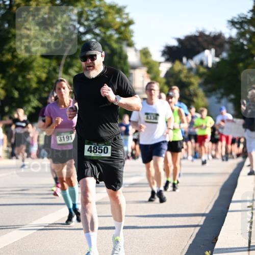 01.09.2024 - BARMER Alsterlauf Dr. Thomas Lammeyer http://msf.ph/oto/6895252 01.09.2024 09:32:31 Laufen 3191, 4850 meine-sportfotos.de