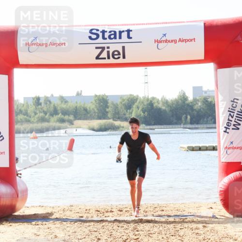 01.09.2024 - 17. Tribühne Triathlon Luisa Fischer http://msf.ph/oto/6895253 01.09.2024 11:02:33 Schwimmen 330 meine-sportfotos.de