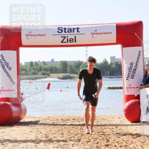 01.09.2024 - 17. Tribühne Triathlon Luisa Fischer http://msf.ph/oto/6895266 01.09.2024 11:02:36 Schwimmen 330 meine-sportfotos.de