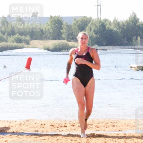 01.09.2024 - 17. Tribühne Triathlon Luisa Fischer http://msf.ph/oto/6895281 01.09.2024 11:03:40 Schwimmen 445 meine-sportfotos.de