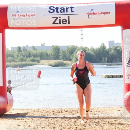 01.09.2024 - 17. Tribühne Triathlon Luisa Fischer http://msf.ph/oto/6895283 01.09.2024 11:03:41 Schwimmen 445 meine-sportfotos.de