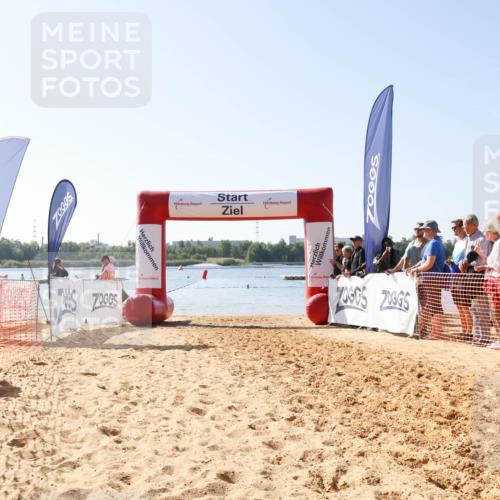 01.09.2024 - 17. Tribühne Triathlon Luisa Fischer http://msf.ph/oto/6895300 01.09.2024 11:03:44 Schwimmen 445 meine-sportfotos.de
