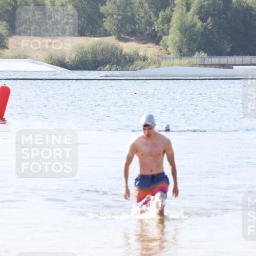 01.09.2024 - 17. Tribühne Triathlon Luisa Fischer http://msf.ph/oto/6895302 01.09.2024 11:04:12 Schwimmen 364 meine-sportfotos.de