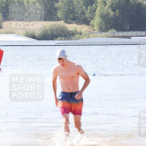 01.09.2024 - 17. Tribühne Triathlon Luisa Fischer http://msf.ph/oto/6895304 01.09.2024 11:04:16 Schwimmen 364 meine-sportfotos.de