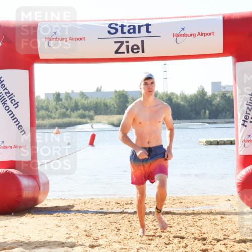01.09.2024 - 17. Tribühne Triathlon Luisa Fischer http://msf.ph/oto/6895316 01.09.2024 11:04:20 Schwimmen 364 meine-sportfotos.de