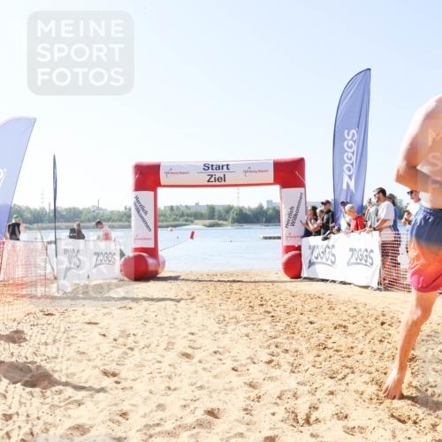 01.09.2024 - 17. Tribühne Triathlon Luisa Fischer http://msf.ph/oto/6895327 01.09.2024 11:04:23 Schwimmen 364 meine-sportfotos.de