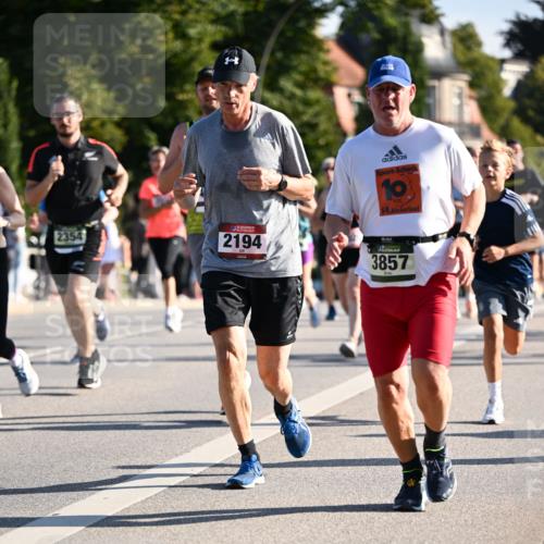 01.09.2024 - BARMER Alsterlauf Dr. Thomas Lammeyer http://msf.ph/oto/6895328 01.09.2024 09:32:39 Laufen 10, 14, 2194, 3857 meine-sportfotos.de