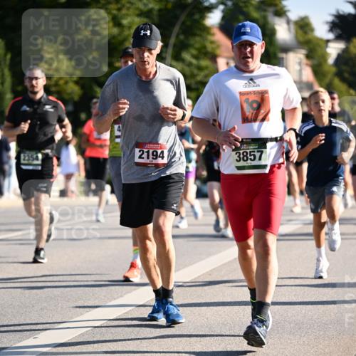 01.09.2024 - BARMER Alsterlauf Dr. Thomas Lammeyer http://msf.ph/oto/6895330 01.09.2024 09:32:39 Laufen 2194, 3857 meine-sportfotos.de