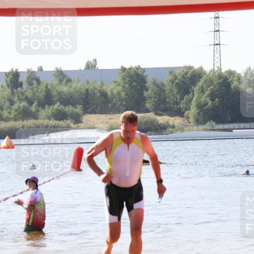01.09.2024 - 17. Tribühne Triathlon Luisa Fischer http://msf.ph/oto/6895335 01.09.2024 11:05:25 Schwimmen 401 meine-sportfotos.de