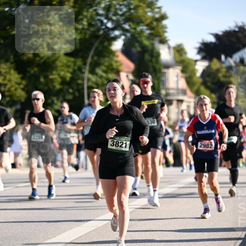 01.09.2024 - BARMER Alsterlauf Dr. Thomas Lammeyer http://msf.ph/oto/6895349 01.09.2024 09:32:42 Laufen 3821, 930, 2982 meine-sportfotos.de