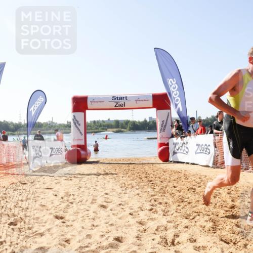 01.09.2024 - 17. Tribühne Triathlon Luisa Fischer http://msf.ph/oto/6895352 01.09.2024 11:05:30 Schwimmen 401 meine-sportfotos.de