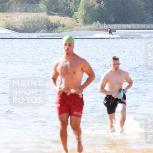 01.09.2024 - 17. Tribühne Triathlon Luisa Fischer http://msf.ph/oto/6895358 01.09.2024 11:06:21 Schwimmen 355, 369 meine-sportfotos.de