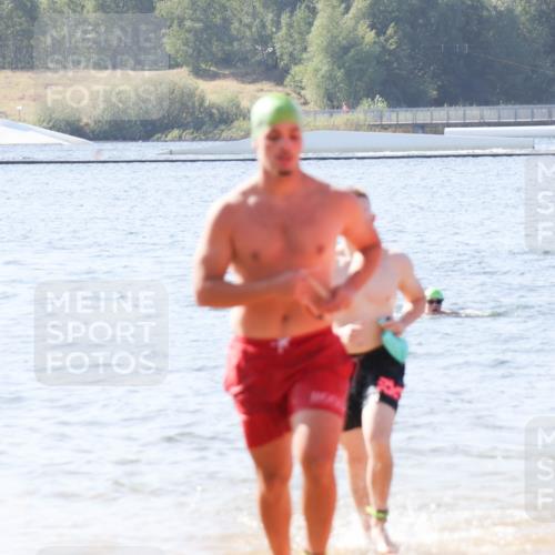 01.09.2024 - 17. Tribühne Triathlon Luisa Fischer http://msf.ph/oto/6895360 01.09.2024 11:06:22 Schwimmen 355, 369 meine-sportfotos.de