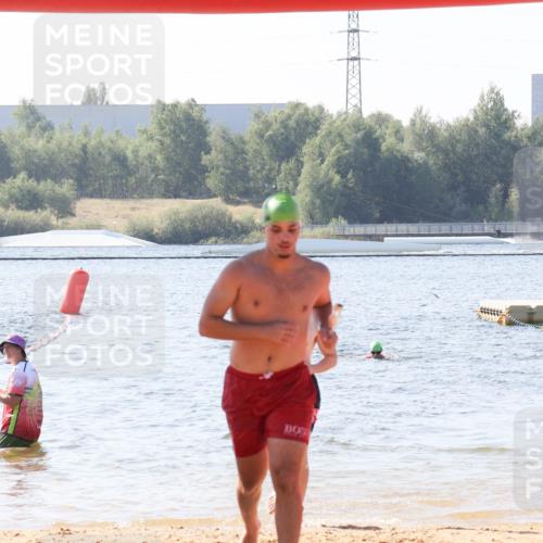01.09.2024 - 17. Tribühne Triathlon Luisa Fischer http://msf.ph/oto/6895362 01.09.2024 11:06:23 Schwimmen 355, 369 meine-sportfotos.de
