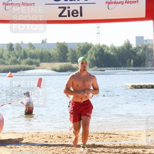 01.09.2024 - 17. Tribühne Triathlon Luisa Fischer http://msf.ph/oto/6895366 01.09.2024 11:06:24 Schwimmen 355, 369 meine-sportfotos.de