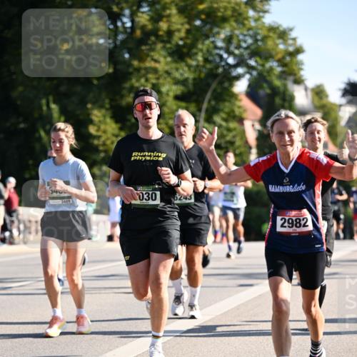 01.09.2024 - BARMER Alsterlauf Dr. Thomas Lammeyer http://msf.ph/oto/6895370 01.09.2024 09:32:44 Laufen 3489, 0, 030, 6243, 2982 meine-sportfotos.de