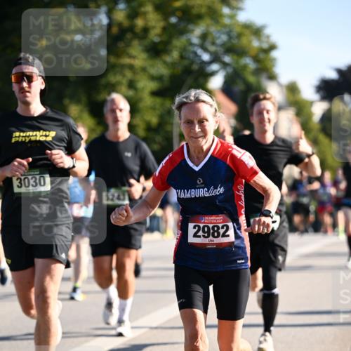 01.09.2024 - BARMER Alsterlauf Dr. Thomas Lammeyer http://msf.ph/oto/6895376 01.09.2024 09:32:45 Laufen 3030, 135, 2982 meine-sportfotos.de