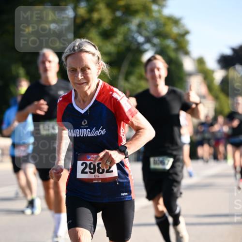 01.09.2024 - BARMER Alsterlauf Dr. Thomas Lammeyer http://msf.ph/oto/6895378 01.09.2024 09:32:46 Laufen 35, 2982, 106 meine-sportfotos.de