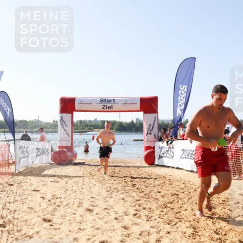 01.09.2024 - 17. Tribühne Triathlon Luisa Fischer http://msf.ph/oto/6895379 01.09.2024 11:06:27 Schwimmen 355, 369 meine-sportfotos.de