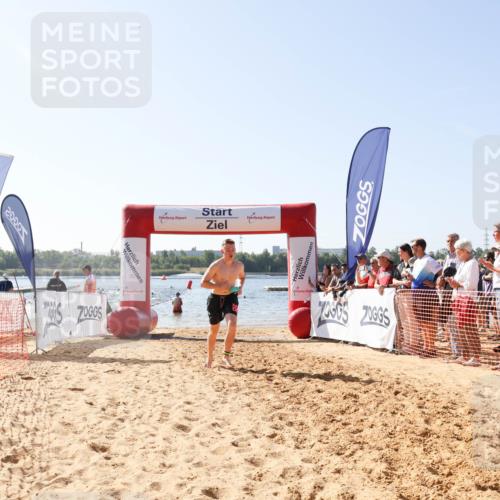 01.09.2024 - 17. Tribühne Triathlon Luisa Fischer http://msf.ph/oto/6895381 01.09.2024 11:06:28 Schwimmen 355, 369 meine-sportfotos.de