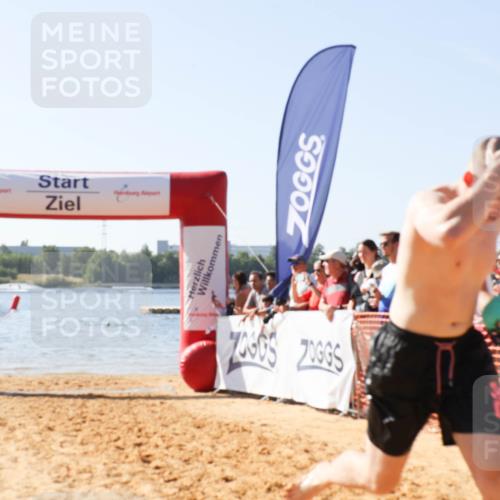 01.09.2024 - 17. Tribühne Triathlon Luisa Fischer http://msf.ph/oto/6895388 01.09.2024 11:06:29 Schwimmen 355, 369 meine-sportfotos.de