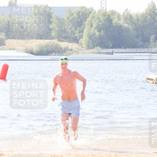 01.09.2024 - 17. Tribühne Triathlon Luisa Fischer http://msf.ph/oto/6895390 01.09.2024 11:06:57 Schwimmen 347 meine-sportfotos.de