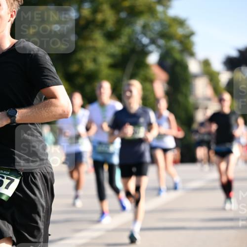 01.09.2024 - BARMER Alsterlauf Dr. Thomas Lammeyer http://msf.ph/oto/6895393 01.09.2024 09:32:47 Laufen 67 meine-sportfotos.de