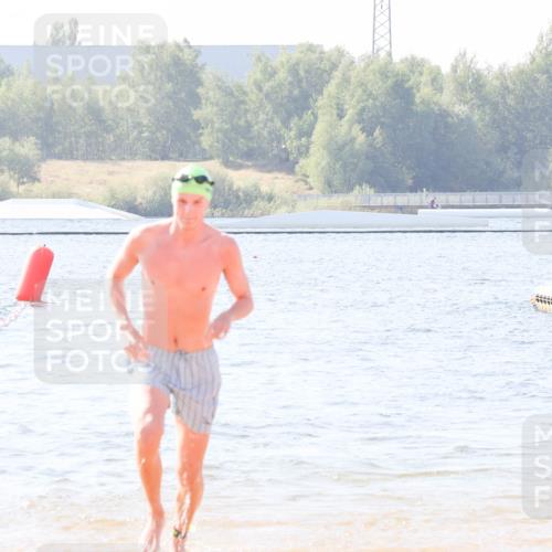 01.09.2024 - 17. Tribühne Triathlon Luisa Fischer http://msf.ph/oto/6895396 01.09.2024 11:06:58 Schwimmen 347 meine-sportfotos.de