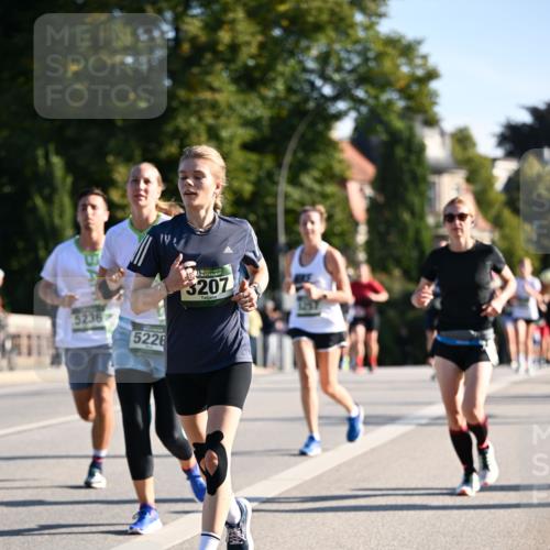 01.09.2024 - BARMER Alsterlauf Dr. Thomas Lammeyer http://msf.ph/oto/6895401 01.09.2024 09:32:48 Laufen 5226, 3207 meine-sportfotos.de