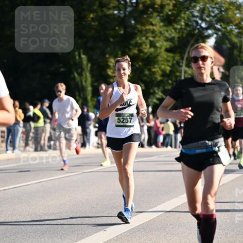 01.09.2024 - BARMER Alsterlauf Dr. Thomas Lammeyer http://msf.ph/oto/6895416 01.09.2024 09:32:49 Laufen 5257 meine-sportfotos.de
