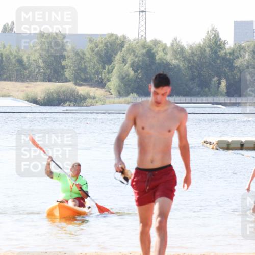 01.09.2024 - 17. Tribühne Triathlon Luisa Fischer http://msf.ph/oto/6895417 01.09.2024 11:11:15 Schwimmen 349 meine-sportfotos.de