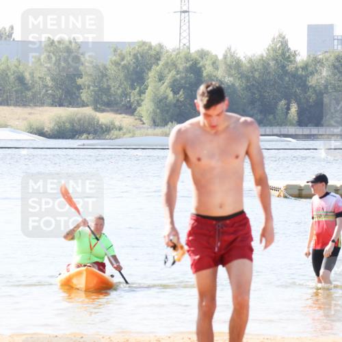 01.09.2024 - 17. Tribühne Triathlon Luisa Fischer http://msf.ph/oto/6895419 01.09.2024 11:11:16 Schwimmen 349 meine-sportfotos.de