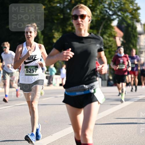01.09.2024 - BARMER Alsterlauf Dr. Thomas Lammeyer http://msf.ph/oto/6895423 01.09.2024 09:32:50 Laufen 5257 meine-sportfotos.de