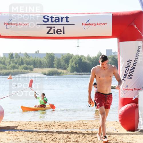 01.09.2024 - 17. Tribühne Triathlon Luisa Fischer http://msf.ph/oto/6895424 01.09.2024 11:11:18 Schwimmen 349 meine-sportfotos.de