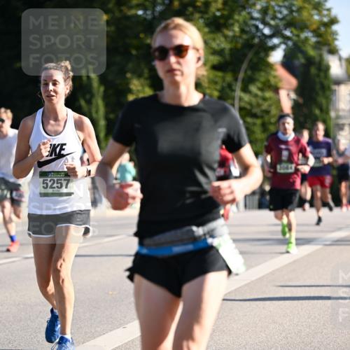 01.09.2024 - BARMER Alsterlauf Dr. Thomas Lammeyer http://msf.ph/oto/6895426 01.09.2024 09:32:50 Laufen 5257, 2004 meine-sportfotos.de