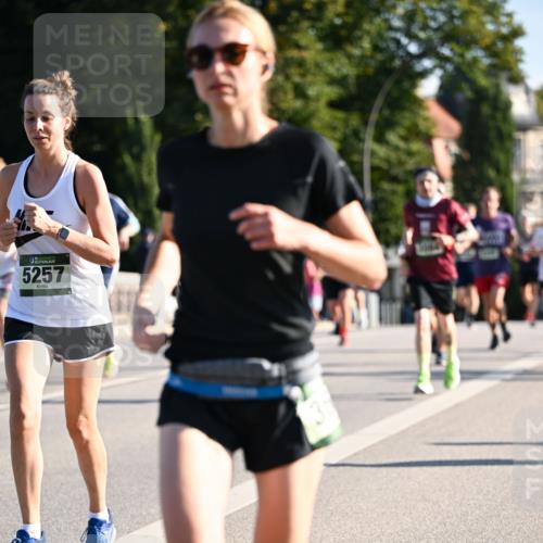 01.09.2024 - BARMER Alsterlauf Dr. Thomas Lammeyer http://msf.ph/oto/6895428 01.09.2024 09:32:50 Laufen 5257 meine-sportfotos.de