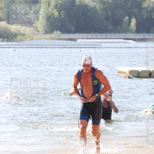 01.09.2024 - 17. Tribühne Triathlon Luisa Fischer http://msf.ph/oto/6895500 01.09.2024 11:15:12 Schwimmen 454, 510 meine-sportfotos.de