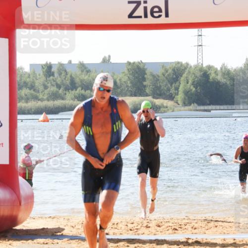 01.09.2024 - 17. Tribühne Triathlon Luisa Fischer http://msf.ph/oto/6895516 01.09.2024 11:15:16 Schwimmen 454, 504, 510 meine-sportfotos.de