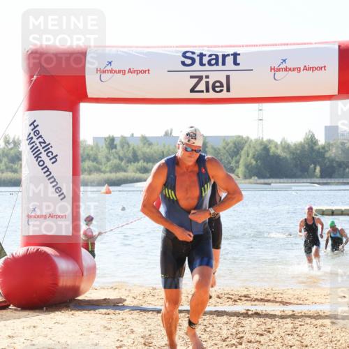 01.09.2024 - 17. Tribühne Triathlon Luisa Fischer http://msf.ph/oto/6895518 01.09.2024 11:15:17 Schwimmen 454, 504, 510 meine-sportfotos.de