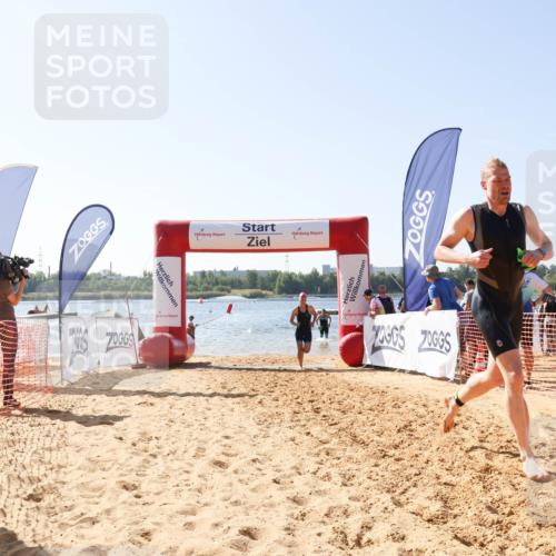 01.09.2024 - 17. Tribühne Triathlon Luisa Fischer http://msf.ph/oto/6895537 01.09.2024 11:15:21 Schwimmen 454, 504, 510, 551 meine-sportfotos.de