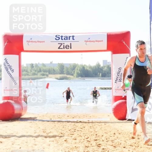 01.09.2024 - 17. Tribühne Triathlon Luisa Fischer http://msf.ph/oto/6895550 01.09.2024 11:15:29 Schwimmen 489, 504, 511, 551 meine-sportfotos.de