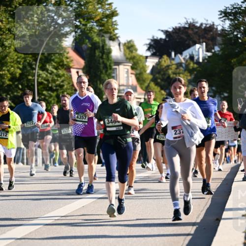 01.09.2024 - BARMER Alsterlauf Dr. Thomas Lammeyer http://msf.ph/oto/6895565 01.09.2024 09:33:06 Laufen 212, 3364, 8369, 3171, 4357, 57, 340, 3464, 8297, 237, 6, 2017 meine-sportfotos.de