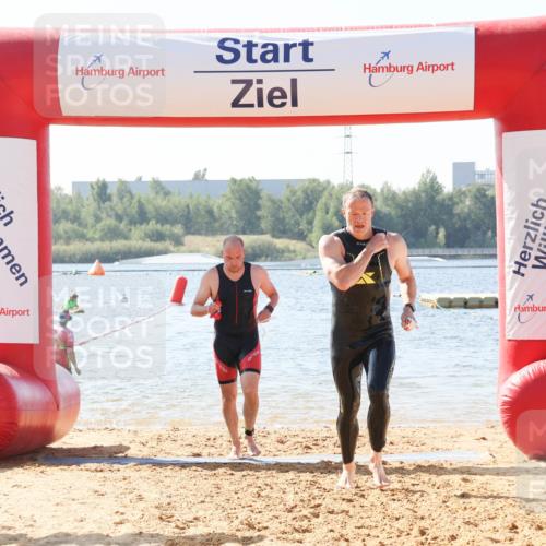 01.09.2024 - 17. Tribühne Triathlon Luisa Fischer http://msf.ph/oto/6895567 01.09.2024 11:15:35 Schwimmen 489, 511, 551 meine-sportfotos.de